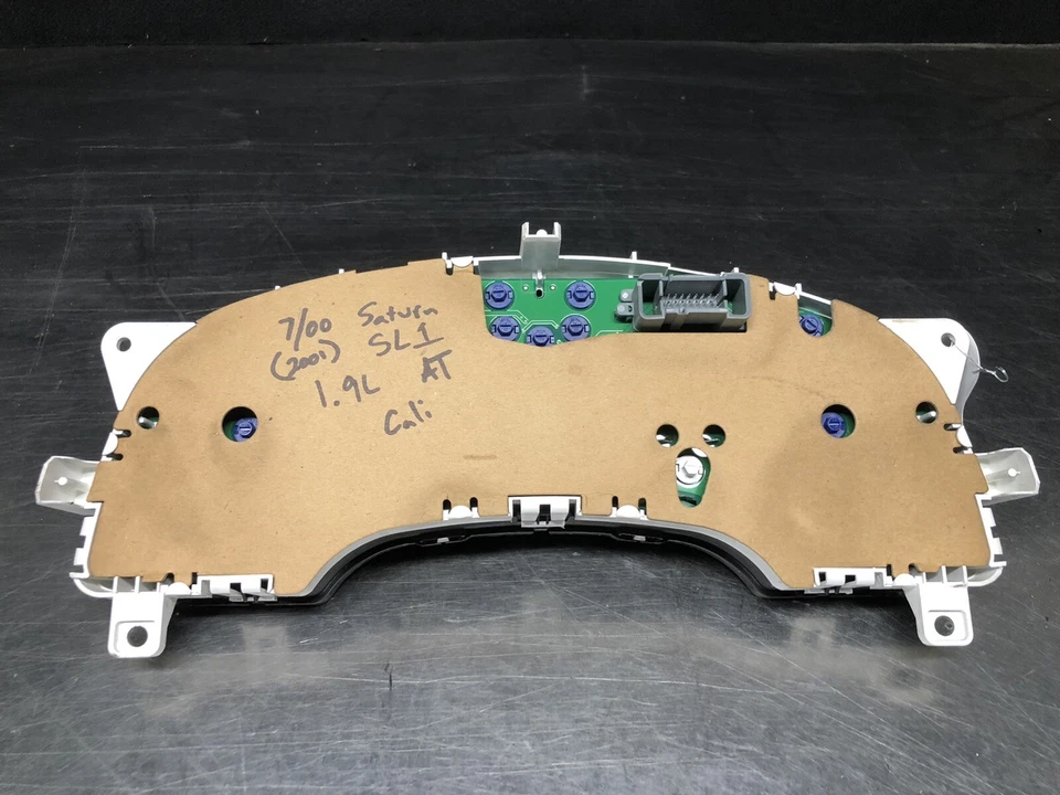 2000 - 2002 年土星 SL1 4dr 1.9 A/T 仪器测速仪簇 — 第 4/4 张图片