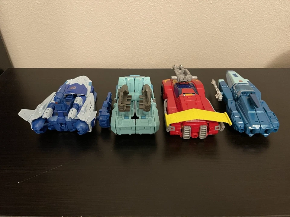 Transformers Titans Return Deluxe Class Scourge, Sergeant Kup, Hot Rod & Blurr - Image 3 of 4