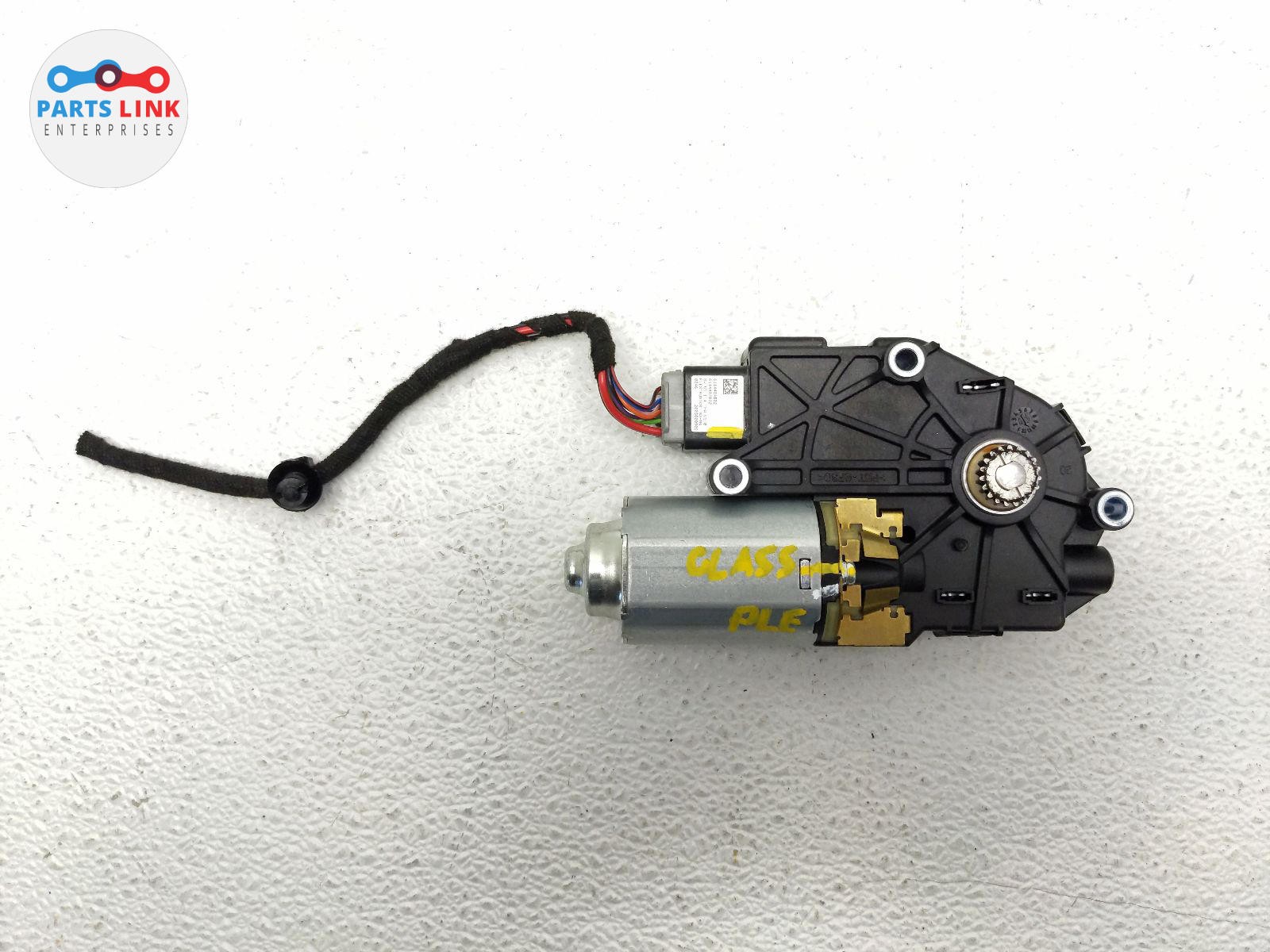 2017-20 MASERATI LEVANTE SUNROOF MOON GLASS MOTOR OPEN SLIDE GEAR HARNESS M161