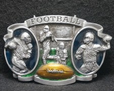 XA25155 NOS VINTAGE 1983 FOOTBALL APORTS ARTWORK MENS PEWTER BELT BUCKLE