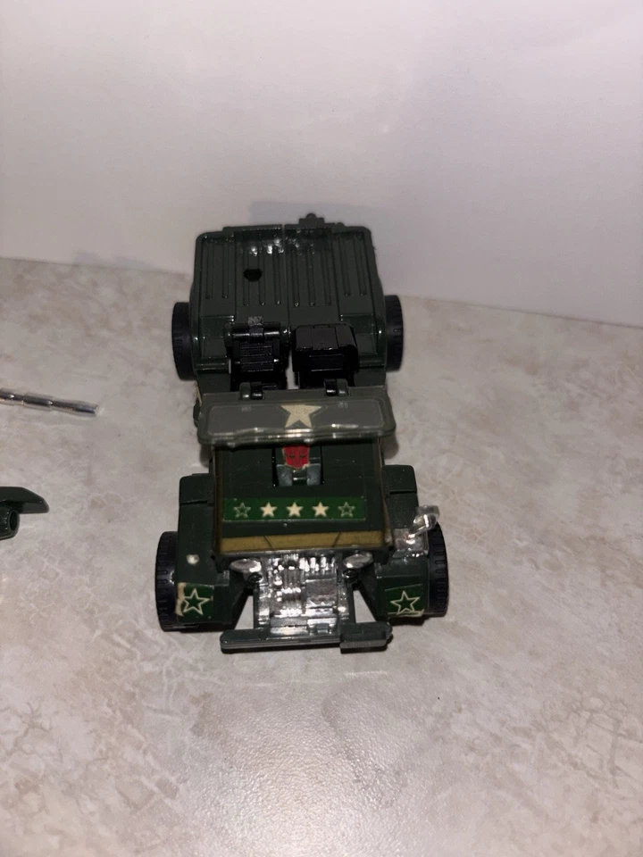 Jeep de colección Transformers G1 Autobots Hound Foto 3 de 4