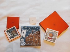 Rare ensemble vide poche en porcelaine et carré Hermès Noel aux 24 Faubourg