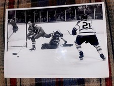1967 NHL HOCKEY TYPE 1 PHOTO HENRI RICHARD BOBBY BAUN MONTREAL CANADIENS FORUM