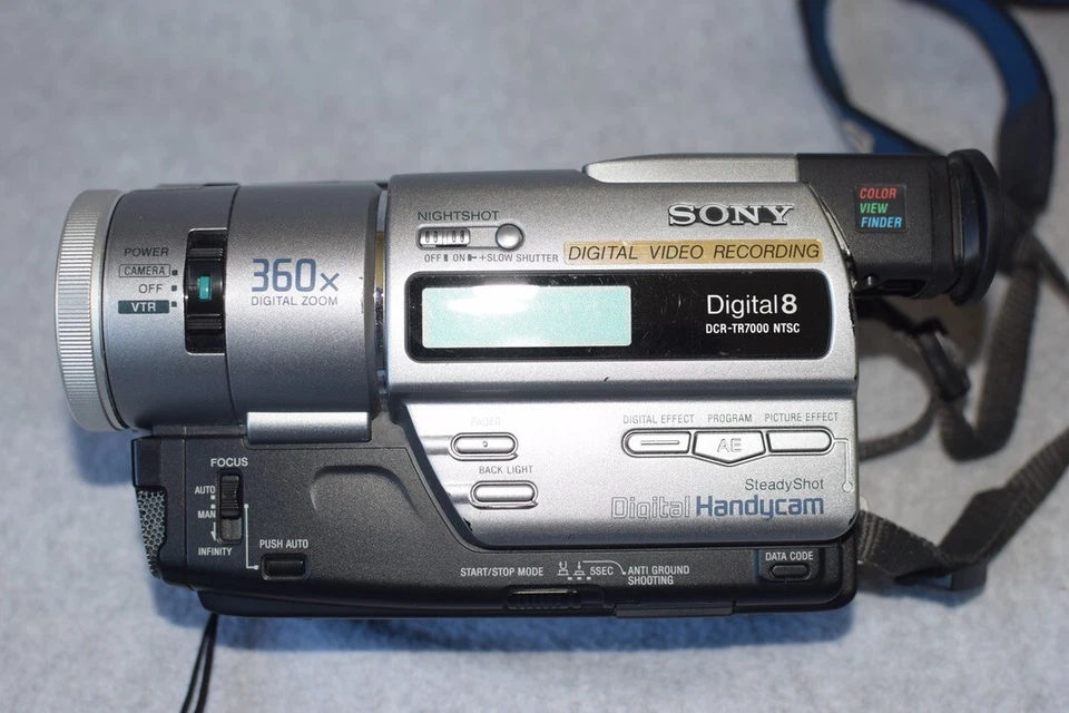 Sony DCR-TR7000 Digital8 Hi8 8mm Video8 Camcorder NightShot w/ Remote Manual - Image 4 of 4