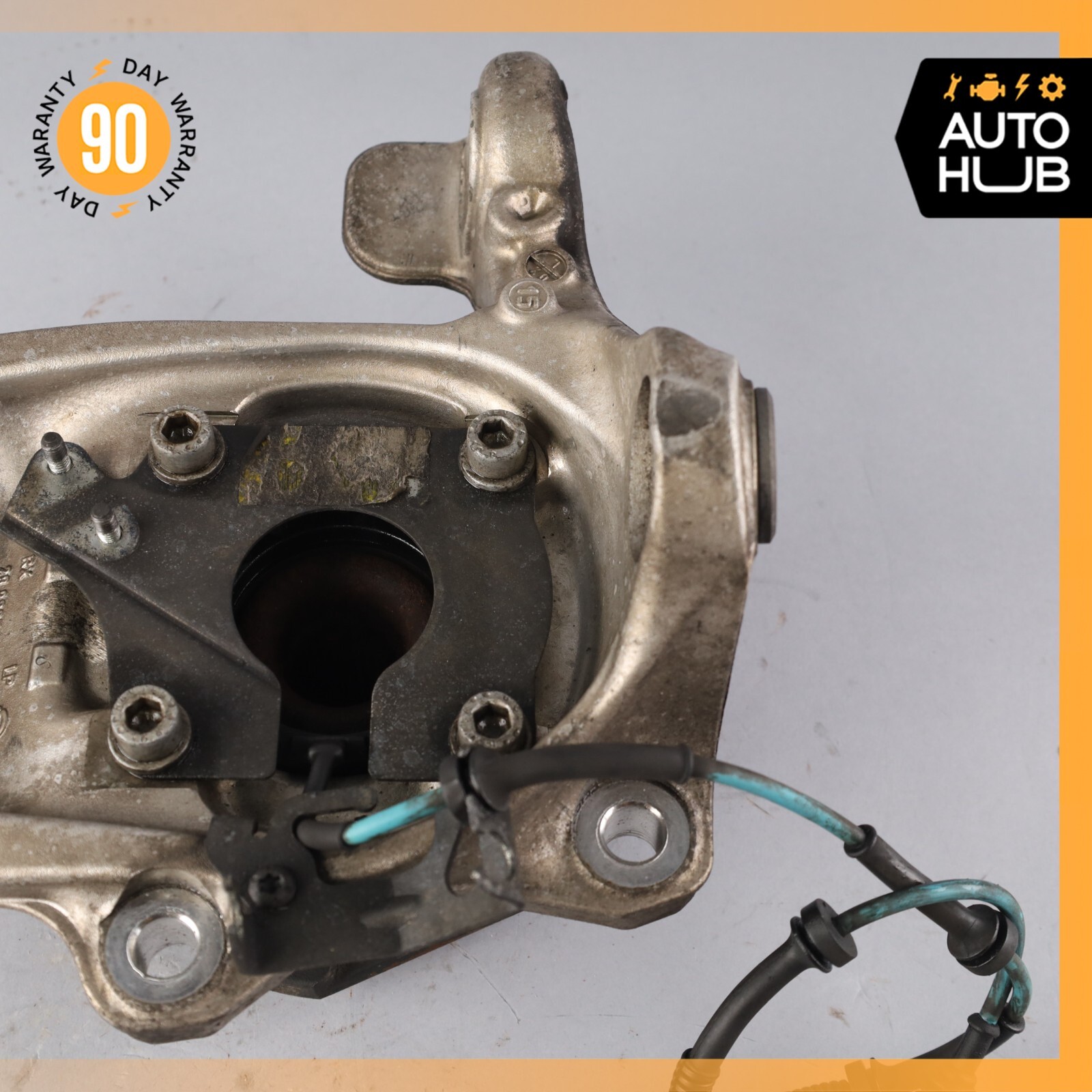 11-19 Maserati Quattroporte S M139 Front Right Side Spindle Knuckle Hub OEM