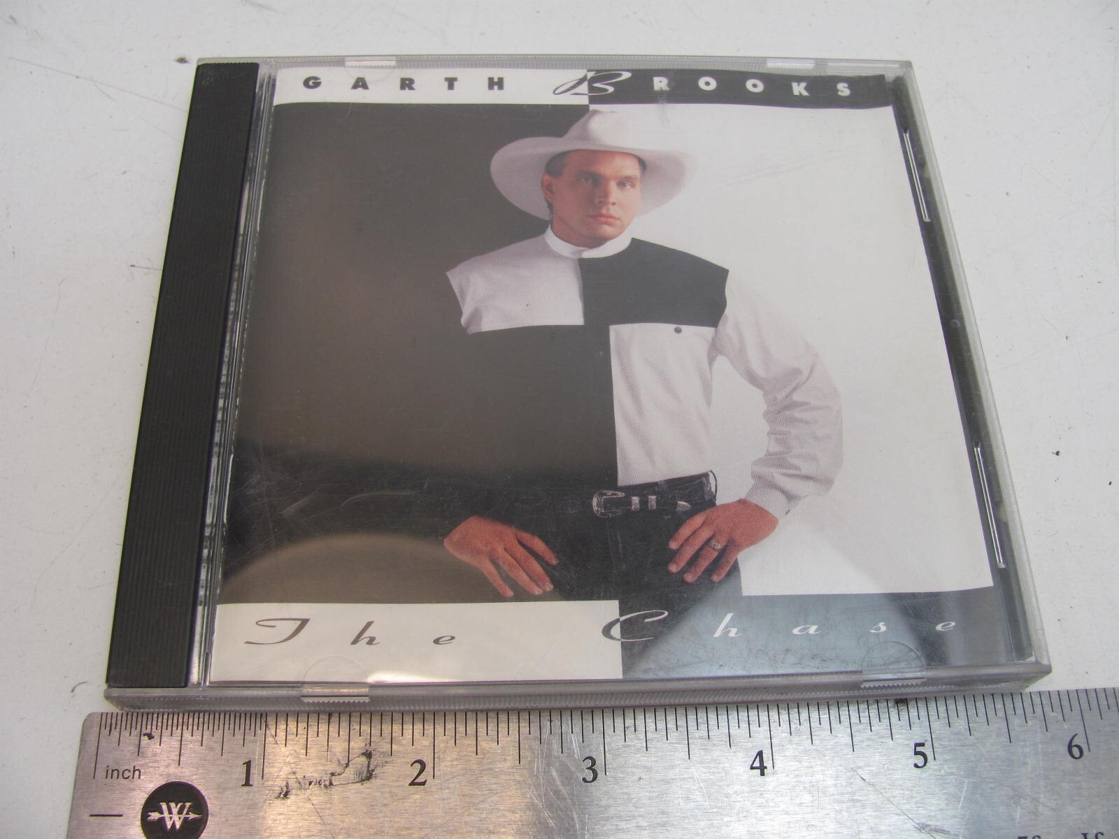 The Chase - Audio CD By Garth Brooks - VERY GOOD