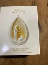 Hallmark  Keepsake Ornament 2008 Silent Night Holy Night Light of Bethlehem Gold