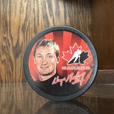 Wayne Gretzky 2002 Salt Lake City Olympics Canada Hockey Mcdonalds Souvenir Puck