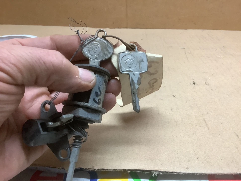 Juego de cerradura de puerta y guantera Mercury Comet 1962 con llaves Merc Man OEM Foto 3 de 3