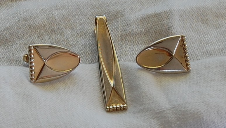 Vintage Anson Gold Tone & Silver Tone Cuff Links & Tie Clip Bar Set