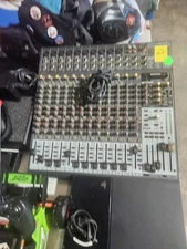 BEHRINGER XENYX2442 Premium 24 input 4/2 Bus Mixer Multi-FX PROCESSOR