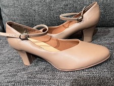 Theatricals PRO 2.5  Heel Natural/Nude Character Dance Shoes - Women's Sz 9