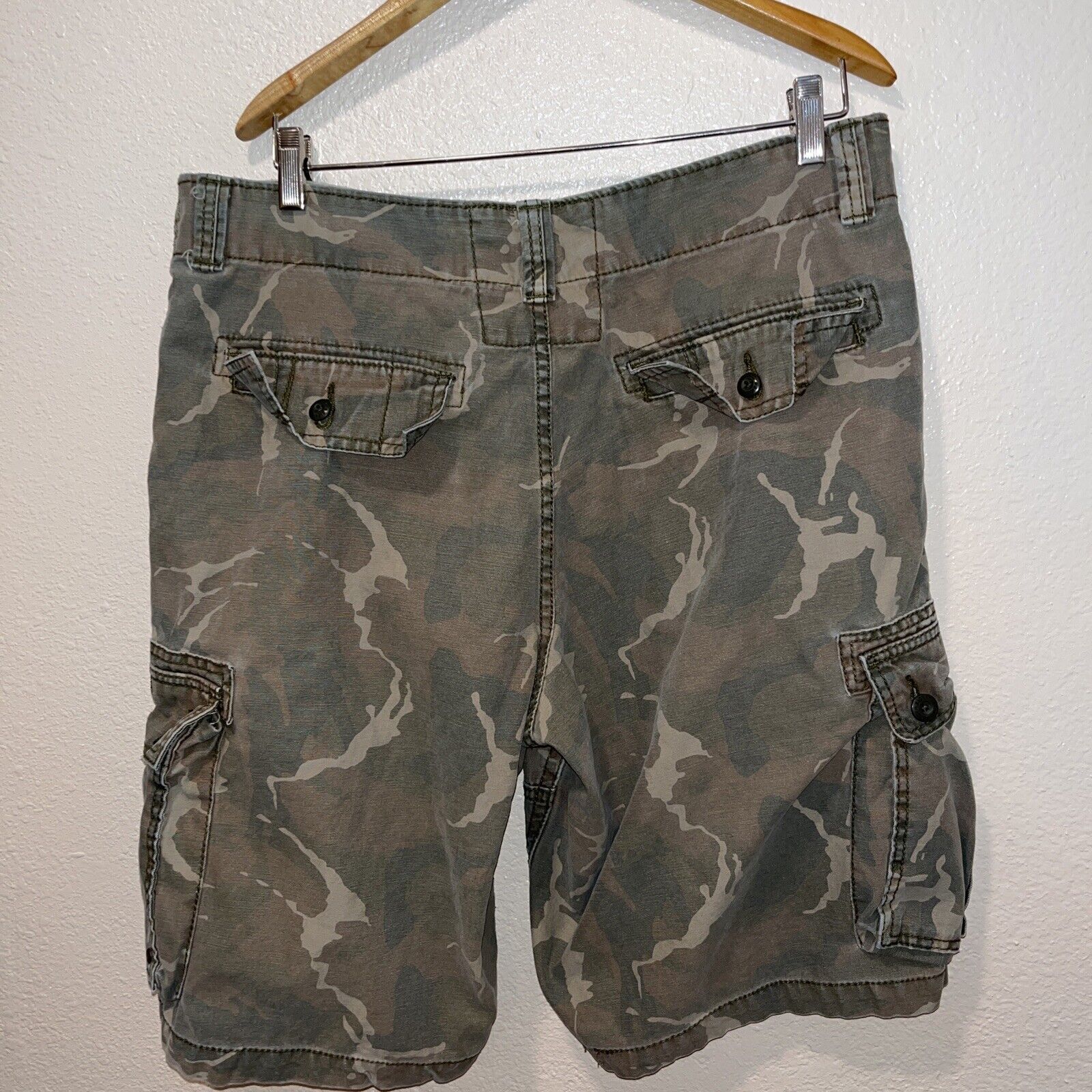 Levis Cargo Camouflage Shorts Mens Tag 34 Casual Outdoors Green Brown Faded  Camo | eBay