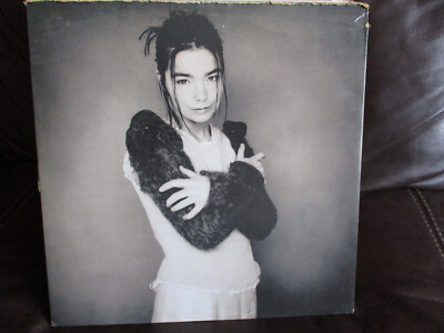 Björk   Human Behaviour , One Little Indian   112TP12