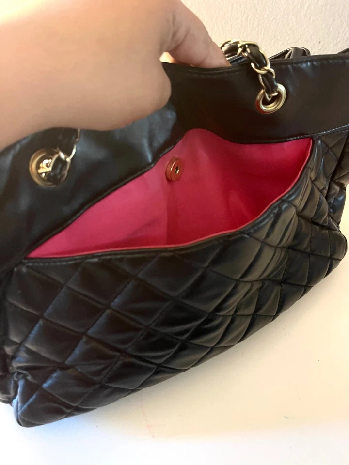 Hello Kitty Womens Black Quilted Leather Lined Chain Tote Bag Small - Image 4 of 4