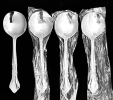 New STANLEY ROBERTS Rogers Co KINGS BERRY Set Of 4 ROUND BOWL SOUP SPOONS 6" NEW