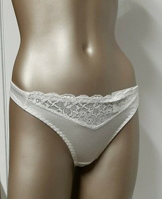 String Triumph Amourette Sweet - Taille 38 (36 EU) - Couleur Crème - Neuf