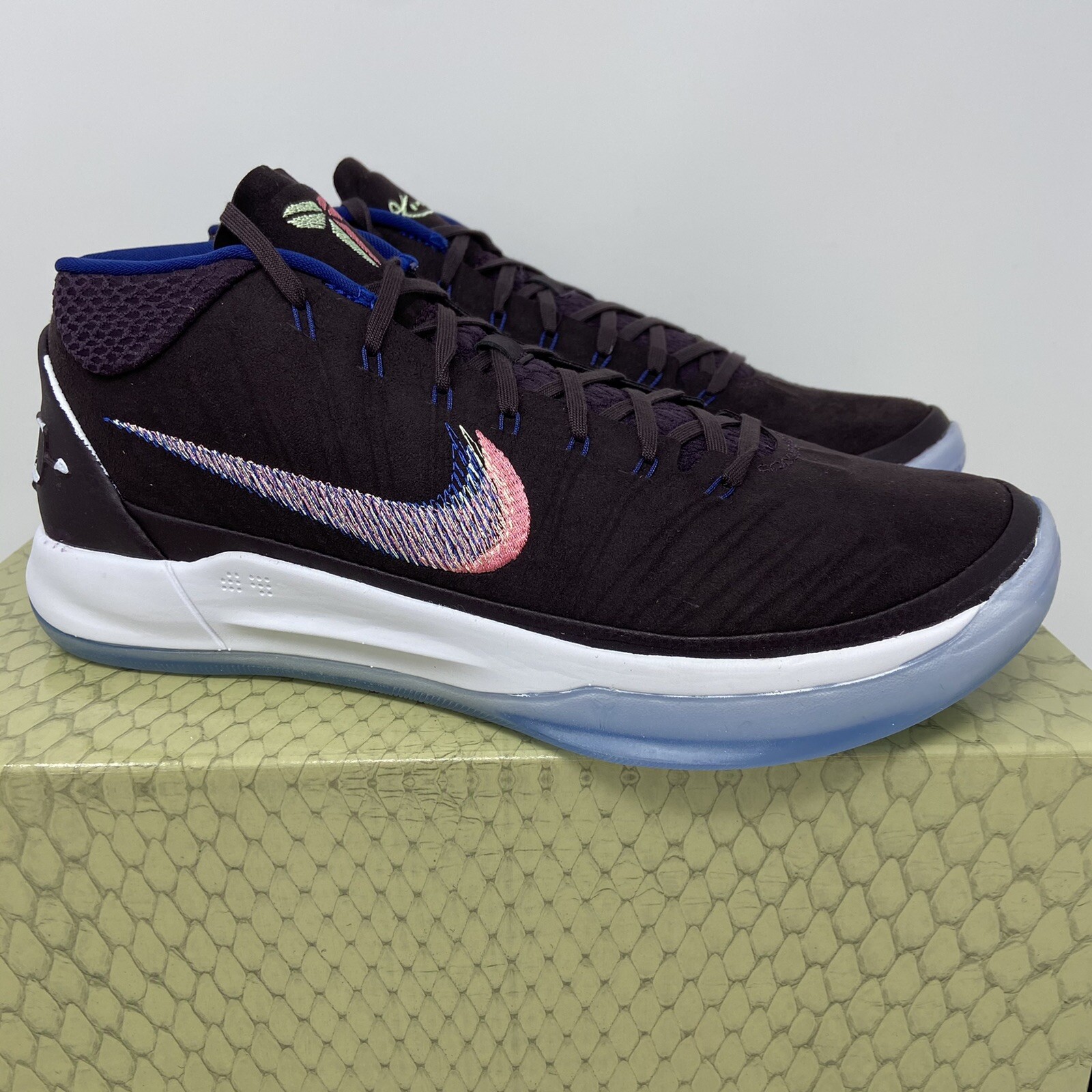 kobe bryant shoes 10.5