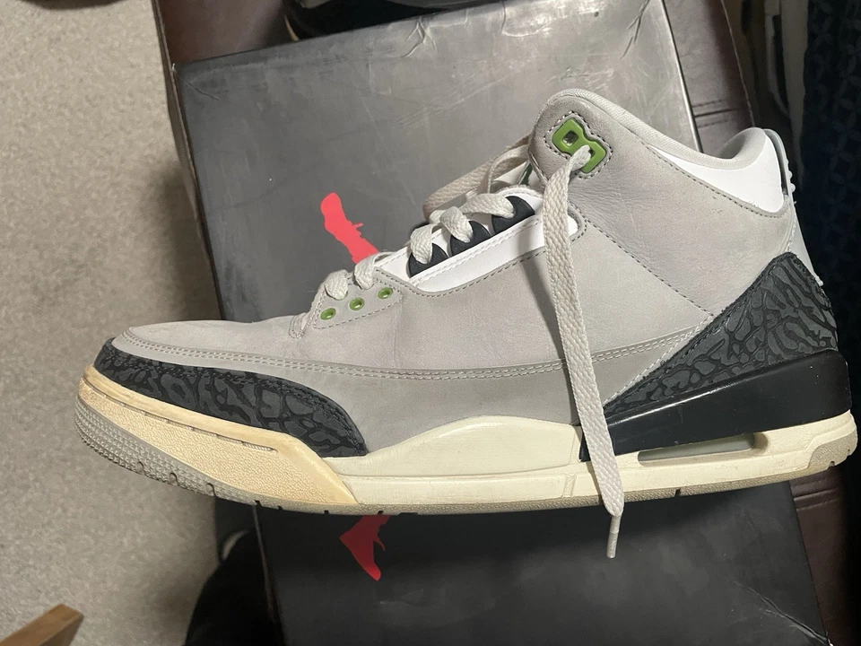 Talla 12 - Air Jordan 3 Retro Clorofila Foto 4 de 4