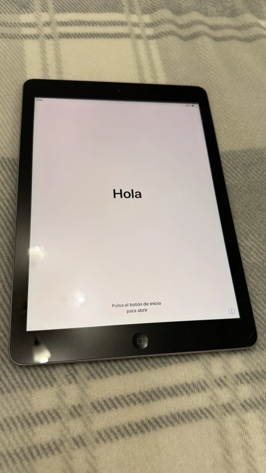 Apple iPad Air 1st Generation 32GB Wi-Fi Silver/White (Read Description) - Image 2 of 4