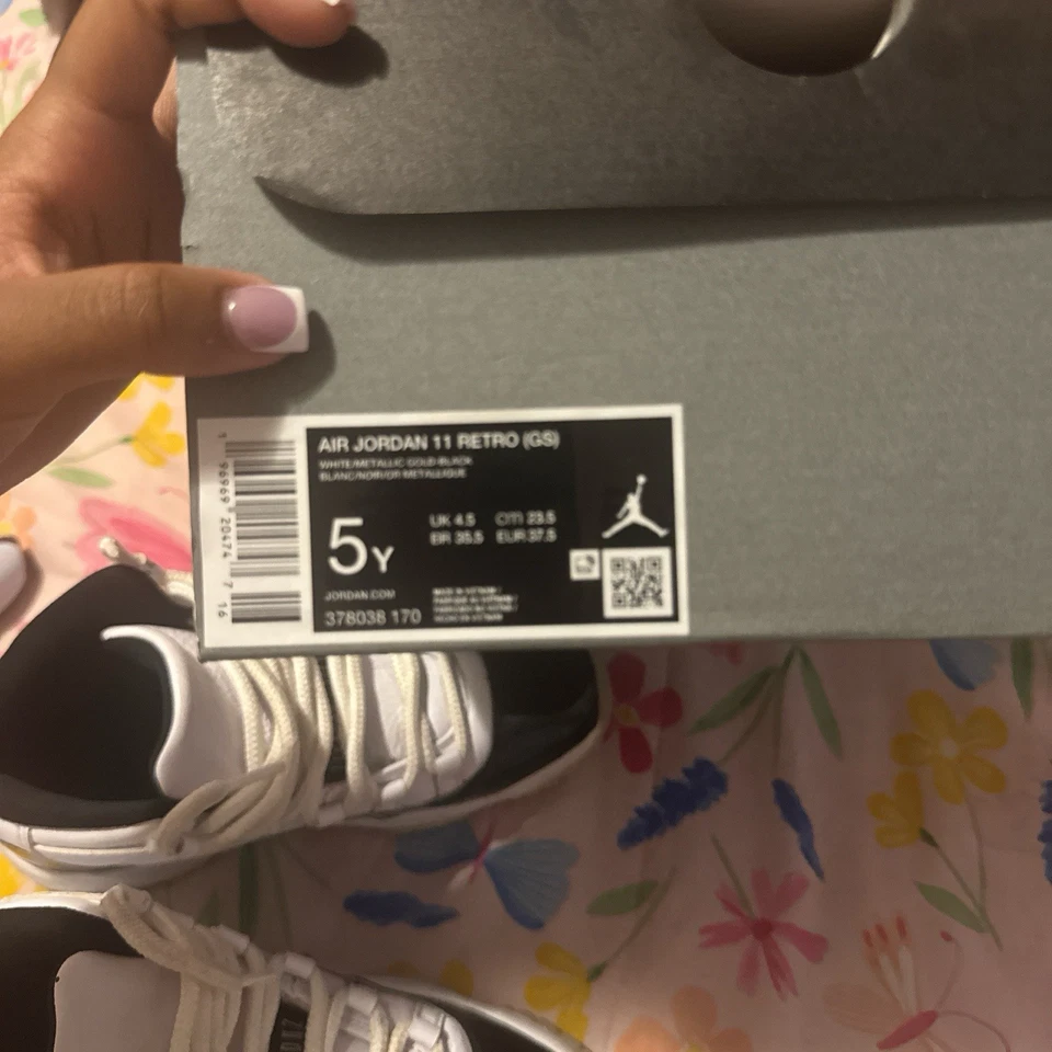 Jordan 11 Retro Grade School White Gratitude Sneakers Size: 5 Kids - Image 4 of 4