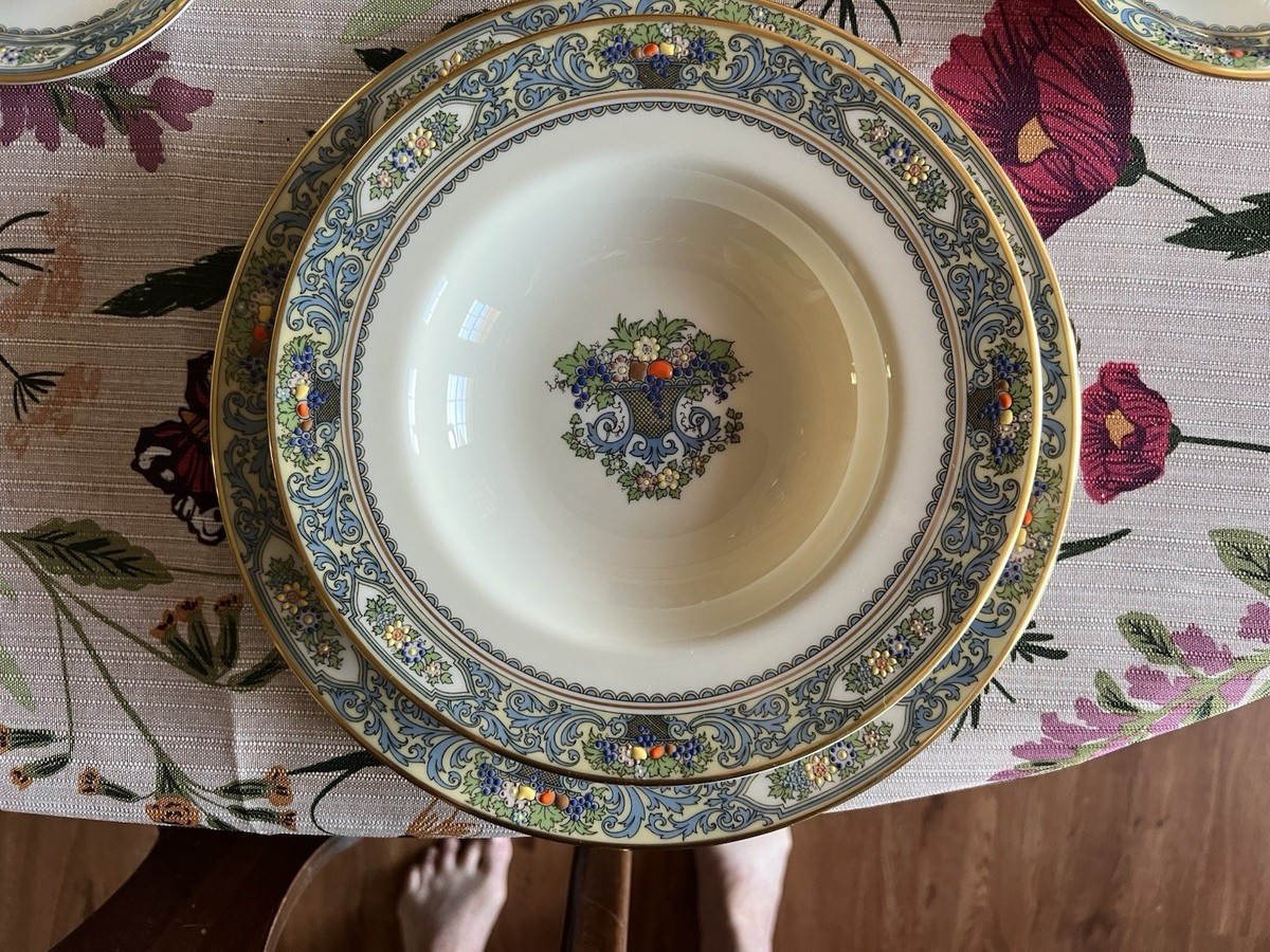 Lenox Autumn (Gold Backstamp) China Service For 8-10; 70 Pieces