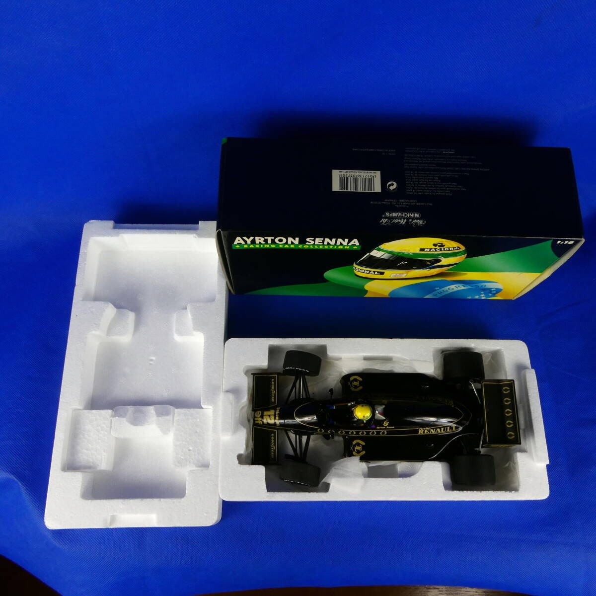 Minichamps 1/18 Lotus Renault 98T Ayrton Senna 1986 F1 Car