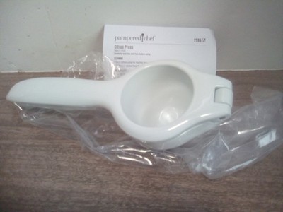 Pampered Chef Citrus Press White 2595 Never used/NO Box
