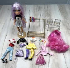2020 MGA Rainbow High Fashion Studio AVERY STYLES Fashion Doll +Accessories READ