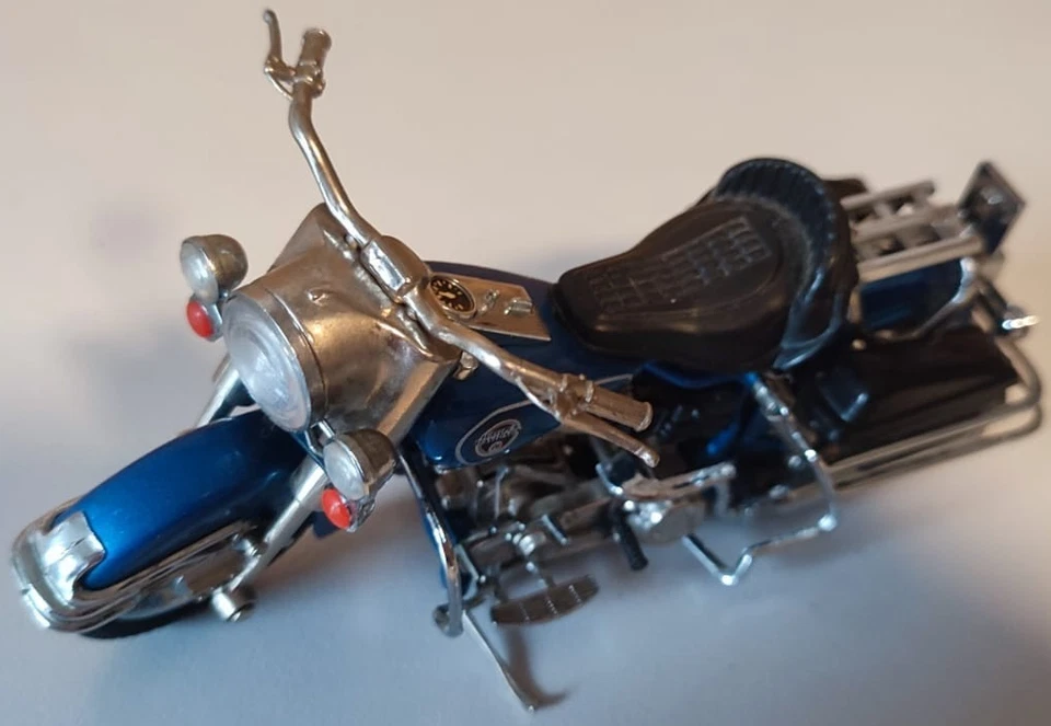 Harley Davidson Electra Glide Blau-Metallic 1:15 Motorrad-Modell Matchbox 1992 - Bild 3 von 4