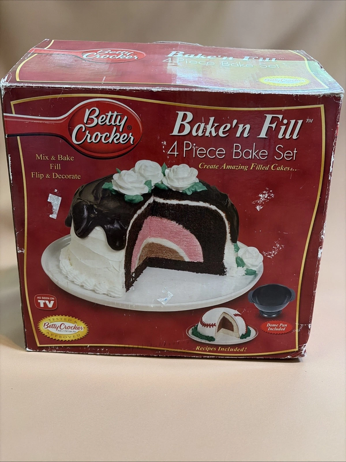 Betty Crocker Bake 'n Fill Flip & Decorate Bake Pan 4 Piece Baking Set Cake