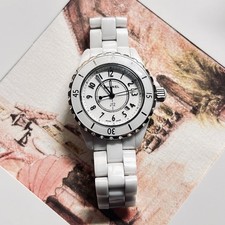 CHANEL J12 Damen Quarz Analog Armbanduhr Weiß 33mm Keramic Lederband