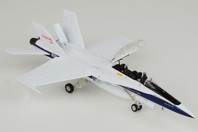 Hobby Master 1/72 F/A-18B Hornet N852NA NASA Dryden Flight Research Center