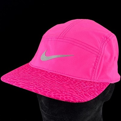 人気 Nike AW84 DRI-FIT キャップ ピンク ✕ ブラック Nike AW84 Dri-Fit 5 Panel Neon Purple Reflective Swoosh Running