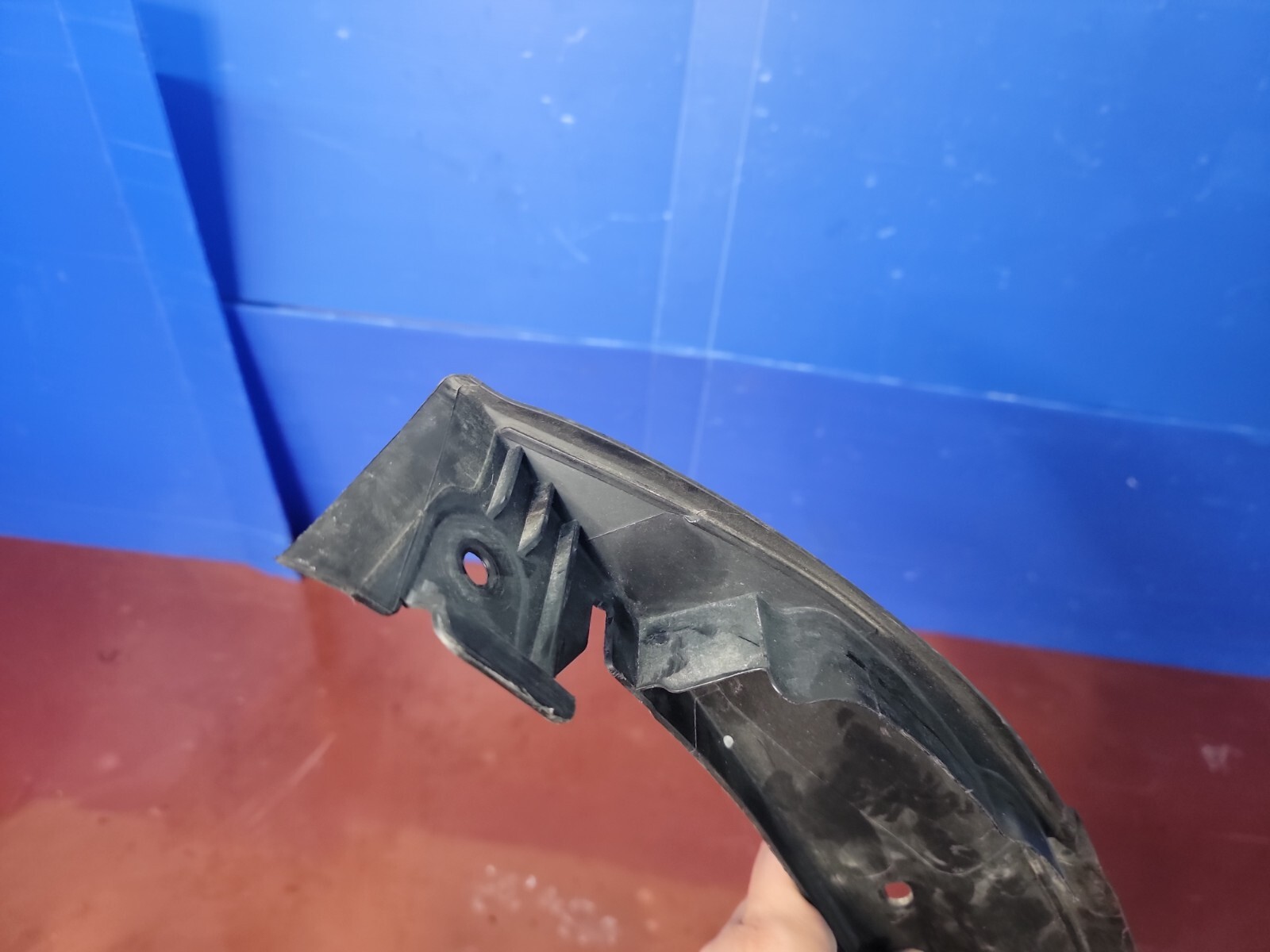 PORSCHE MACAN 95B FRONT LEFT FENDER INSULATION 95B854777B1E0 