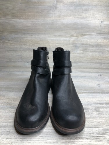 Women's Born Black Leather Side Zip Ankle Boots Size 9 M - Picture 2 of 6