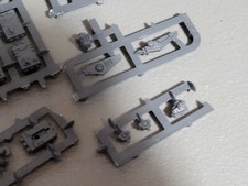 A19535 WARHAMMER 40K TAU EMPIRE CRISIS BATTLESUITS BITS ON SPRUE LOT