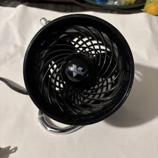 Vornado Pivot 4" Personal Air Circulator Desk Fan Black 3 Speed Per-owned B20