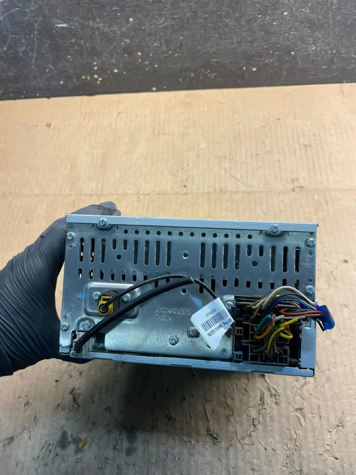 Kia Sorento Sirius AM/FM 2011 2012 2013 radio pantalla OEM U2033 DG Foto 3 de 4