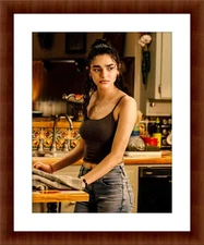 Paulina Chavez "Landman" 8.5 x 11 Candid Color Unframed Collectable Photograph