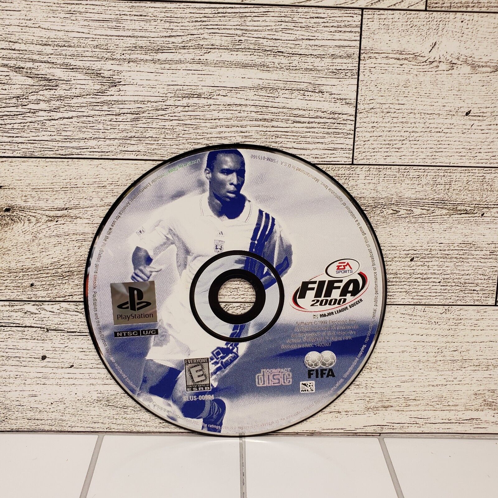 🕹️ Play Retro Games Online: FIFA 2000 (PS1)