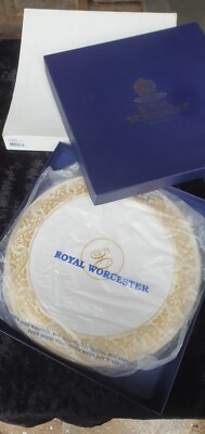 Royal Worcester 50th Anniversary Wedding Cake Plate Queen