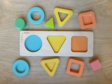 Lovevery Geo Shapes Puzzle Montessori Wooden The Realist Play Kit 19,20,21