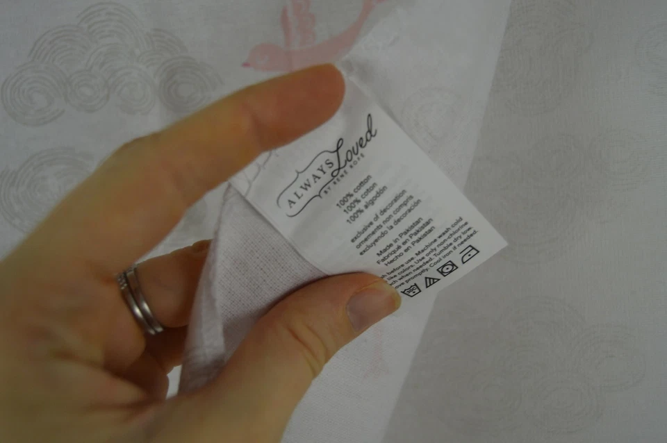 Always Loved by Rene Rofe Birds Clouds 婴儿接收毯 法兰绒 粉色 灰色 — 第 3/4 张图片