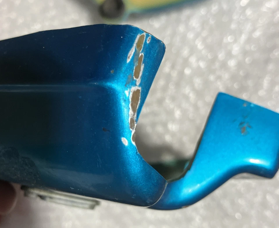 Cubierta lateral OEM HONDA 1975-1977 CB360T - cubierta de caja de aire izquierda y derecha con insignias emblemáticas Foto 4 de 4