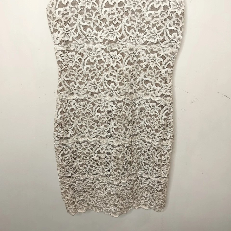 Vestido justo de renda White House Black Market mini M médio dourado coquetel - Imagem 3 de 4