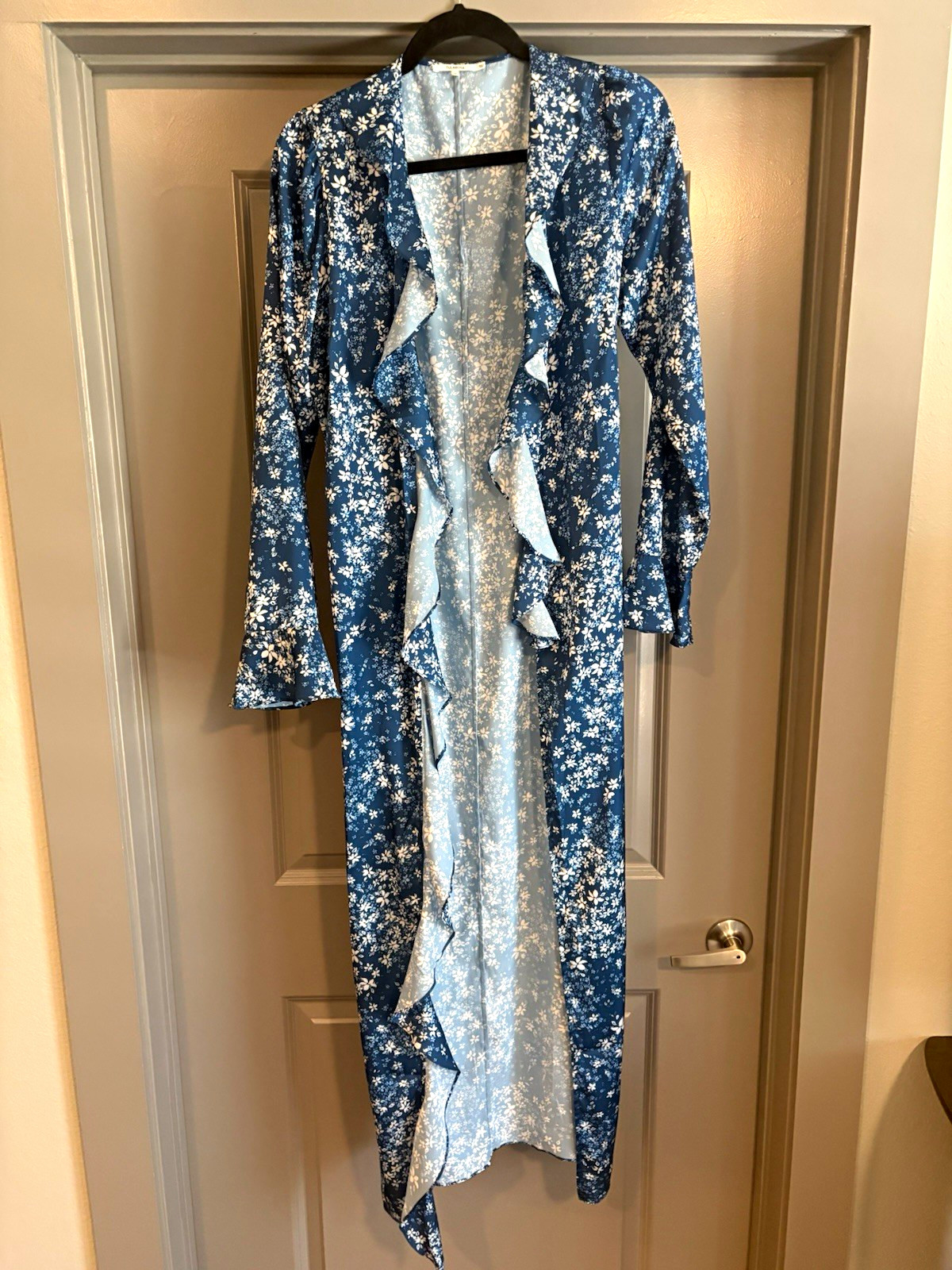 TULAROSA Women's Floral Satin Kimono Robe/Duster Blue/White Size M