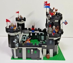 GENUINE LEGO SET 6085 BLACK MONARCH CASTLE UNBOXED WITHOUT INSTRUCTIONS