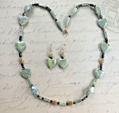 Green Serpentine Heart Necklace & Earring Set   26  Gemstone Jewelry