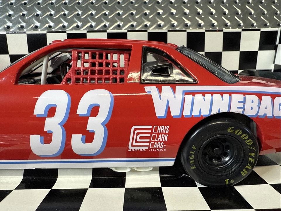 Coche de carreras fundido a presión Chevy #33 Winnebago Lumina 1/18 nuevo en caja 1994 Foto 4 de 4